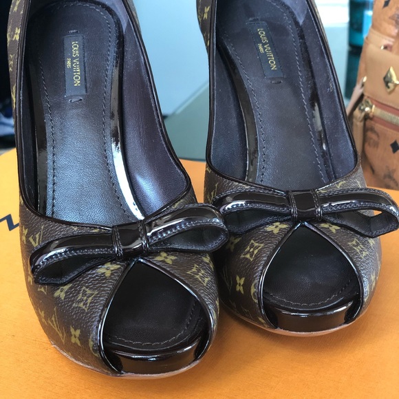 Louis Vuitton Monogram Canvas Malibu PeepToe Pumps - Picture 7 of 8